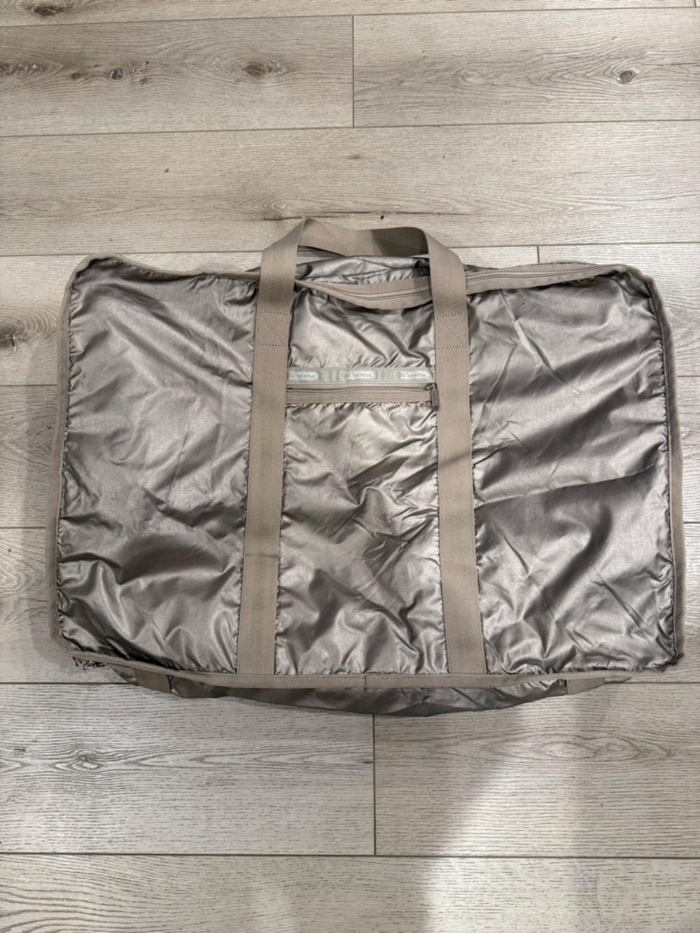 Lesportsac Extra Large Soft Luggage Piece in Pearl Metallic